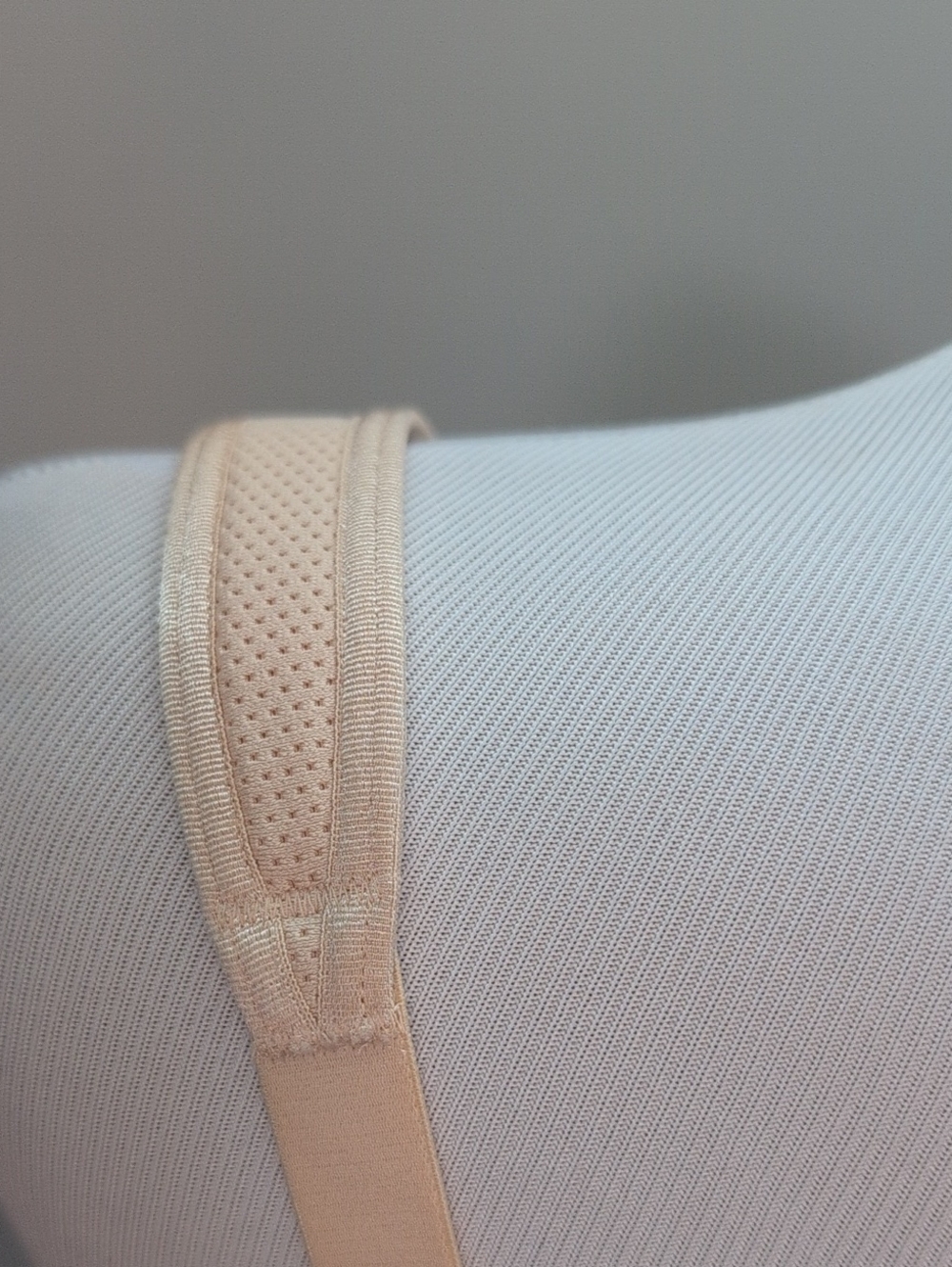 Title Nine Bra, Underwire, Nude, Padded Shoulder Strap, Women's 36DD - Picture 5 of 8